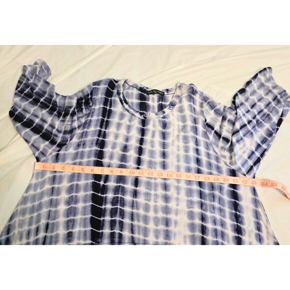 Kim & Cami Long Sleeve Top Women 2X Blue White Tie Dye Squares Faux Button Back - Picture 4 of 6